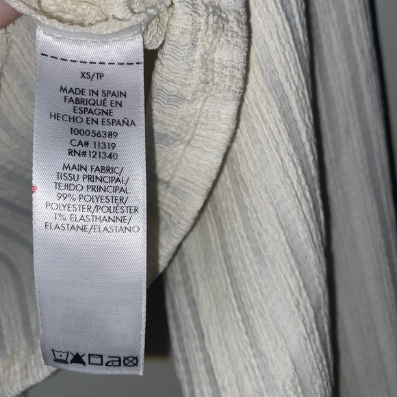 ✨Never Worn ✨ Relaxed Cream Front Knot Shirt - Dynamite - XS - Picture 3 of 3